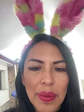 Emma Sanz   online show from April 2026 01:01:01 PM