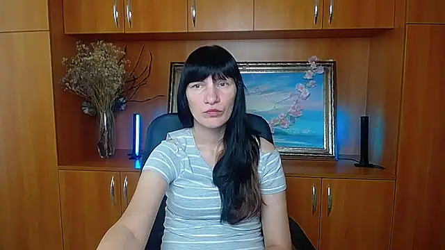 Snapshot of Rosalinda_ro chatting on May 2026 12:11:02 PM Rosalinda ro online show from May 2026 12:11:02 PM