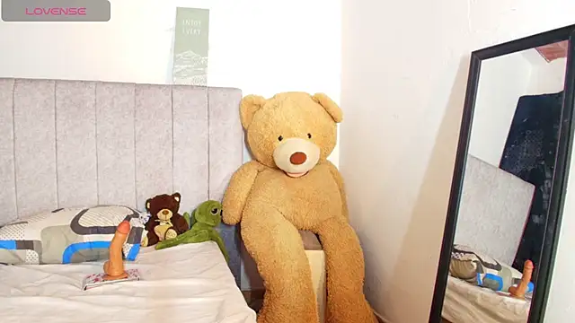 zeire  online show from April 2026 09:04:01 PM