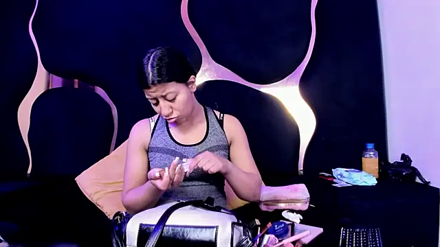 Vaneline2 online show from June 2026 02:30:02 PM