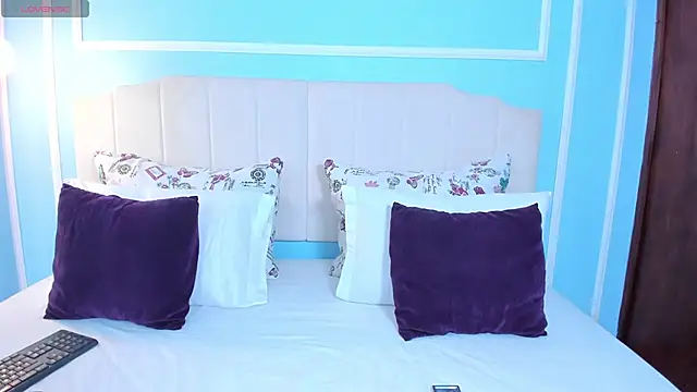 ashley foox online show from February 2026 03:07:02 AM