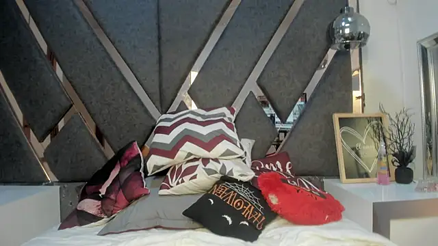 Maggyx online show from April 2026 02:22:01 PM