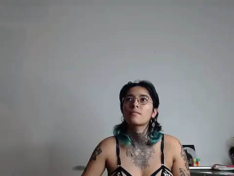 Ivyravens online show from February 2026 11:01:01 PM