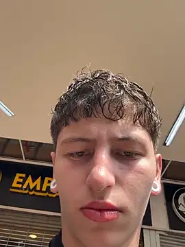 ARON LUXX online show from March 2026 02:56:01 PM