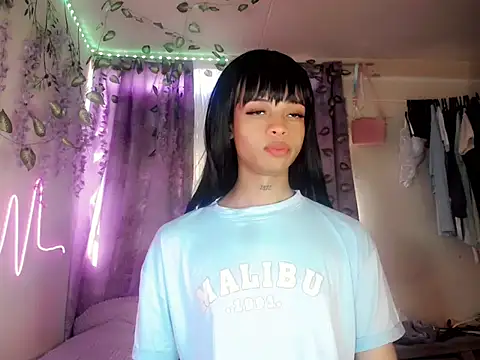DahliaGill online show from July 2026 06:51:02 PM