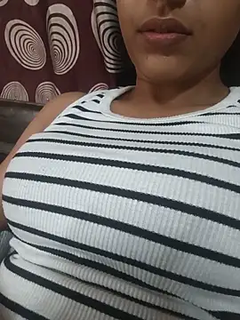 Snapshot of komalsharma99 chatting on June 2026 05:23:01 AM komalsharma99 online show from June 2026 05:23:01 AM