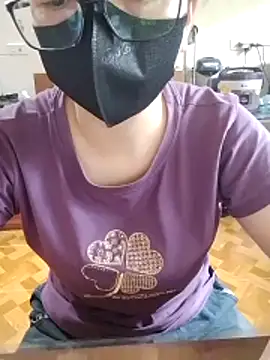 LiilyZi online show from April 2026 01:41:02 AM