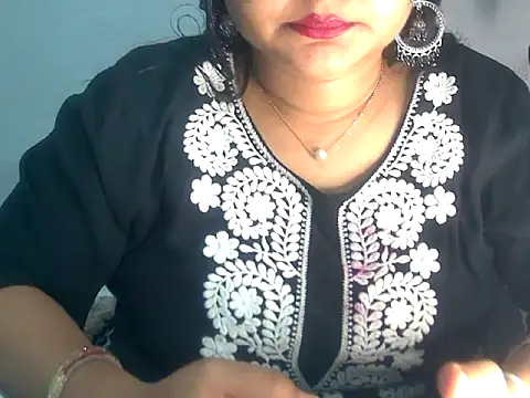 Snapshot of Saniya_K2 chatting on February 2026 05:33:01 PM Saniya K2 online show from February 2026 05:33:01 PM