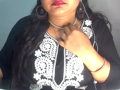 Snapshot of Saniya_K2 chatting on March 2026 06:03:01 PM Saniya K2 online show from March 2026 06:03:01 PM