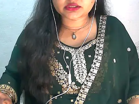 Snapshot of Saniya_K2 chatting on June 2026 04:33:01 PM Saniya K2 online show from June 2026 04:33:01 PM