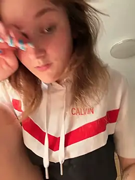 ViviLuu online show from April 2026 03:13:01 PM