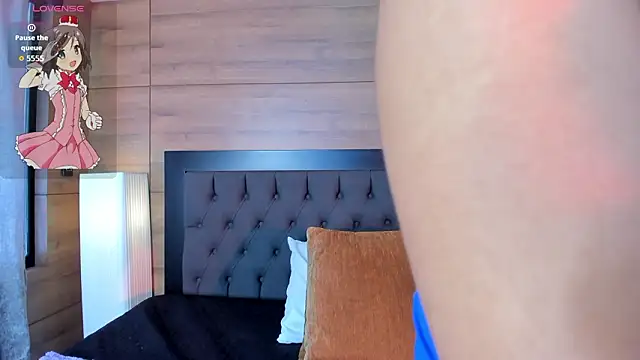 Snapshot of CoralineRoss_ chatting on February 2026 05:00:01 PM CoralineRoss online show from February 2026 05:00:01 PM