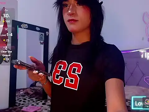 moonlyvelvet online show from February 2026 05:57:02 PM