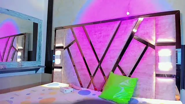 salem rosee online show from April 2026 01:56:01 AM