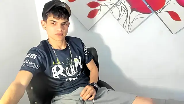 Jesshot bigcock20cm online show from June 2026 04:49:01 AM