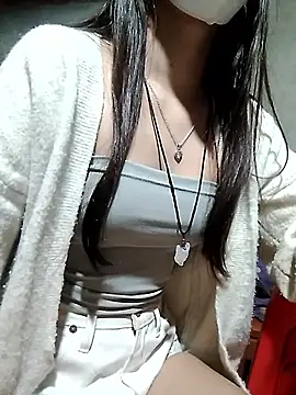 DoliceGirl2k online show from April 2026 11:33:01 AM