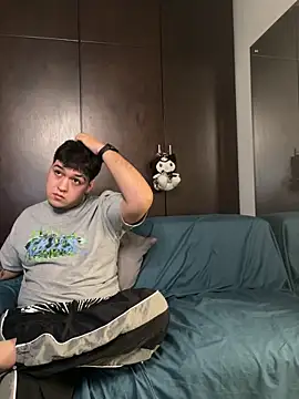 EmilyAndAndrew online show from March 2026 03:56:02 AM