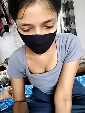 Naina-hott online show from April 2026 04:48:01 AM