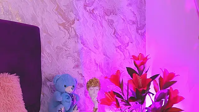 Snapshot of EllinaNuria chatting on February 2026 03:59:02 AM EllinaNuria online show from February 2026 03:59:02 AM