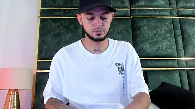 GaelyCoral online show from April 2026 12:15:02 PM