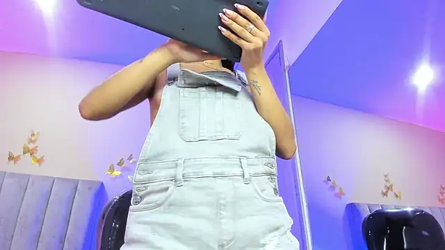 Emma Hearts online show from February 2026 04:02:01 AM