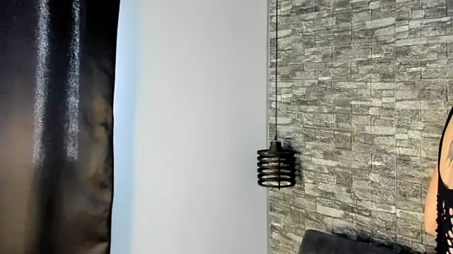 ASHLEY COLLINS1 online show from April 2026 01:17:02 PM