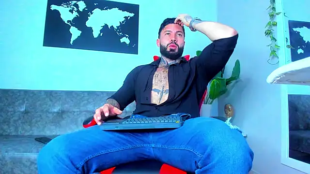 Snapshot of Alessrose chatting on February 2026 07:42:02 PM Alessrose online show from February 2026 07:42:02 PM