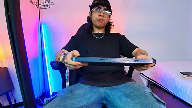 Axell Kussh online show from March 2026 03:34:02 AM