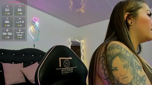 LUNAKITTY TAY online show from February 2026 11:32:01 AM