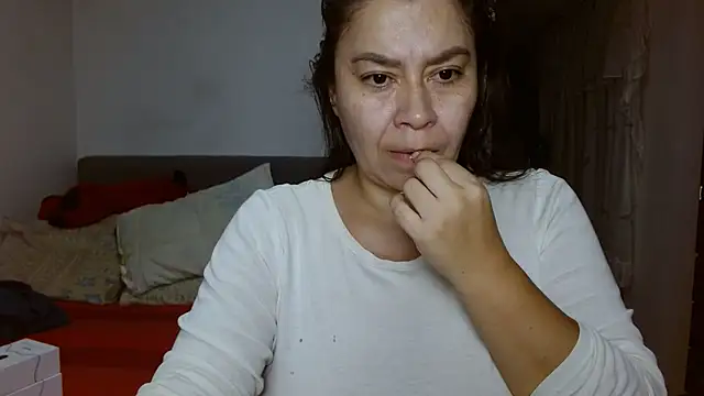 Snapshot of Karo_sexy chatting on December 2024 01:06:01 AM Karo sexy online show from December 2024 01:06:01 AM