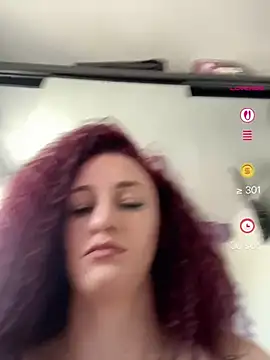Snapshot of Roxyfoxyyy chatting on June 2026 06:19:02 AM Roxyfoxyyy online show from June 2026 06:19:02 AM