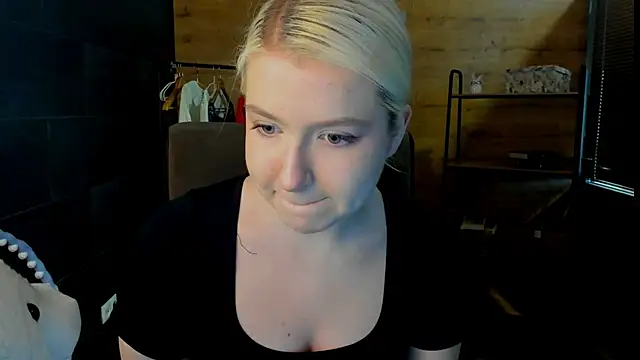 BeckyWashington online show from June 2026 10:21:02 AM