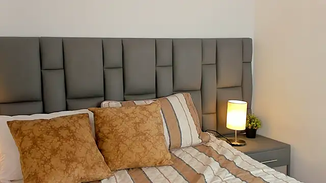 Amelie Belle  online show from April 2026 11:55:02 AM