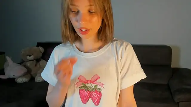 Kiracute18 online show from June 2026 06:43:02 PM
