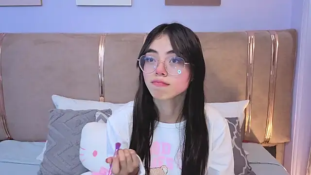 Mia Naive online show from July 2026 08:23:02 PM
