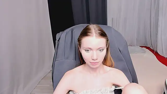 lada2k4 online show from February 2026 05:44:01 PM