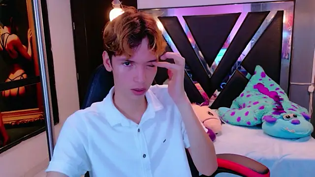 Snapshot of Liam_Green1 chatting on February 2026 03:16:02 PM Liam Green1 online show from February 2026 03:16:02 PM