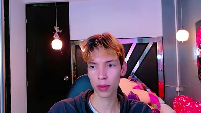 Snapshot of Liam_Green1 chatting on February 2026 12:02:02 PM Liam Green1 online show from February 2026 12:02:02 PM