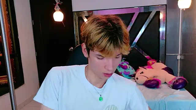 Snapshot of Liam_Green1 chatting on February 2026 12:45:01 PM Liam Green1 online show from February 2026 12:45:01 PM