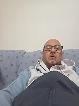 pareja47 online show from February 2026 09:06:02 AM