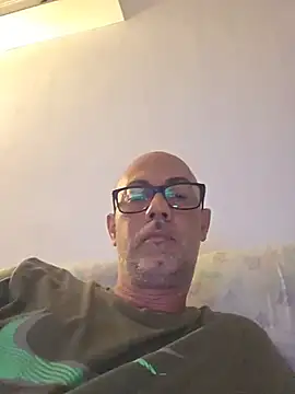 Snapshot of pareja47 chatting on August 2026 11:14:01 PM pareja47 online show from August 2026 11:14:01 PM
