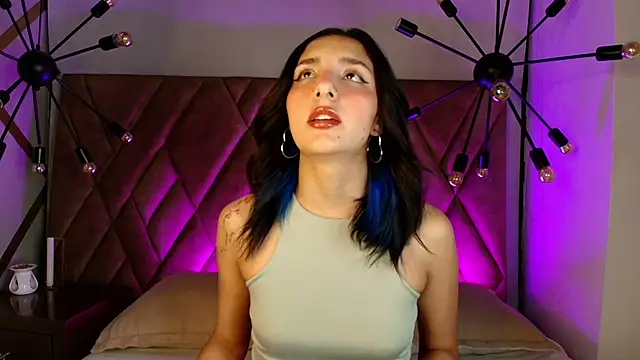 Snapshot of Aris_Suarez chatting on May 2026 04:18:02 AM Aris Suarez online show from May 2026 04:18:02 AM
