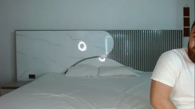 hotcouplexx1 online show from April 2026 12:33:01 AM