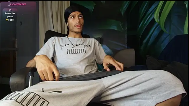 ItsZairen online show from February 2026 03:54:01 AM