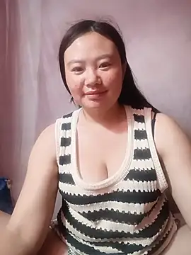 Snapshot of lisn-cute chatting on June 2026 11:05:02 PM lisn-cute online show from June 2026 11:05:02 PM