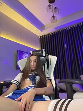 Snapshot of AnnyShore chatting on May 2026 11:01:04 PM AnnyShore online show from May 2026 11:01:04 PM