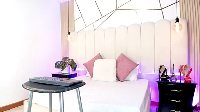 Snapshot of Sol_Midelton chatting on February 2026 12:50:01 PM Sol Midelton online show from February 2026 12:50:01 PM