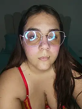 Snapshot of its_lauu_ chatting on May 2026 05:13:01 AM its lauu online show from May 2026 05:13:01 AM