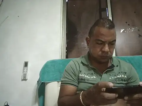 Quillero18 online show from February 2026 03:33:01 PM