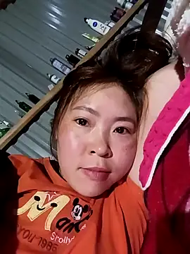 Yiyoongg online show from March 2026 11:16:01 PM